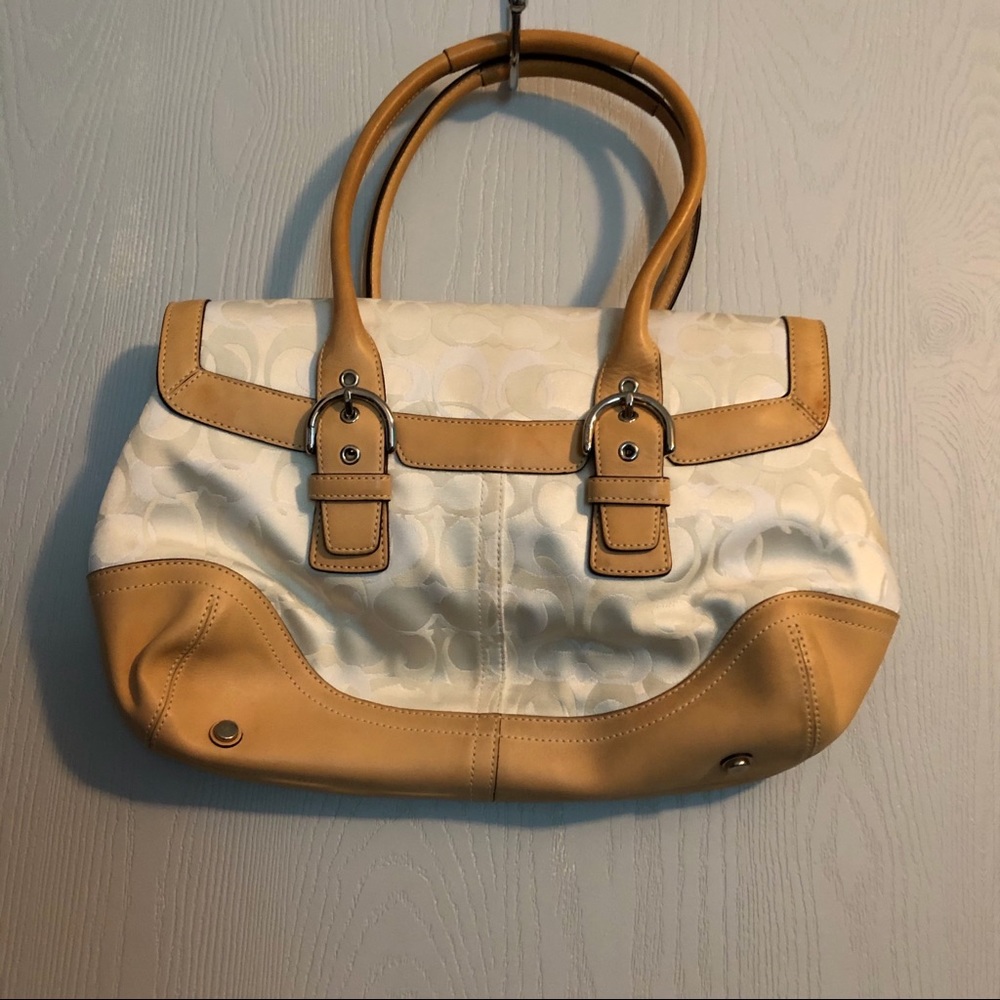 Handbag - Picture 2 of 3